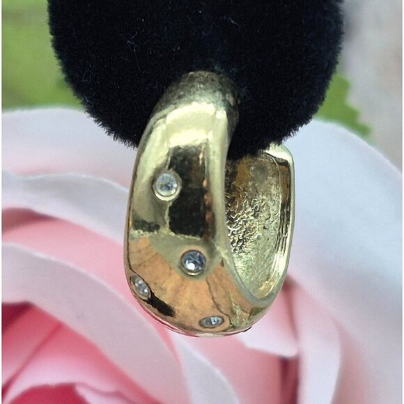 Cute AVON Gold Tone Small Hoop Earrings with Crystal Accents Classic 1" - Picture 7 of 12
